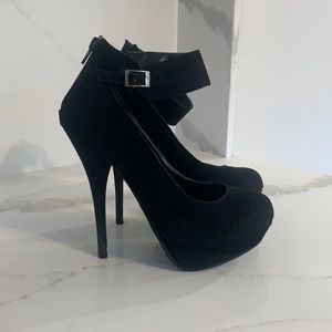 Ankle strap Stilettos